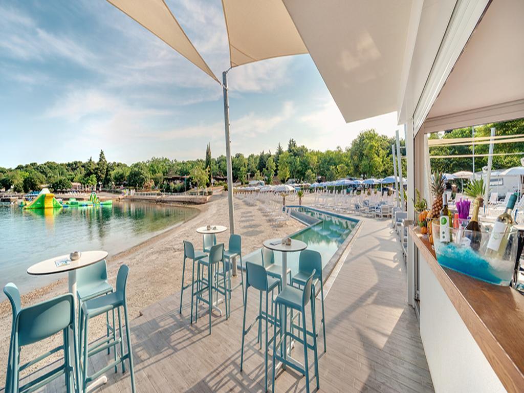 Easyatent Bungalow Tent Lanterna Cervar-Porat Bagian luar foto